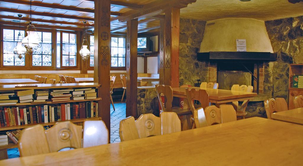 Camping Jungfrau Lauterbrunnen Phòng bức ảnh