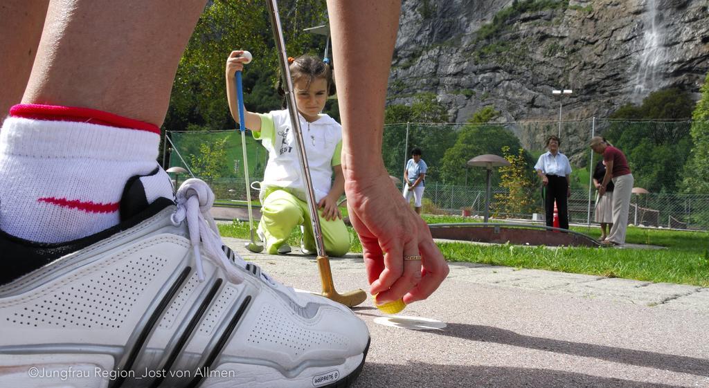 Camping Jungfrau Lauterbrunnen Ngoại thất bức ảnh